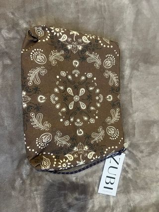 Bolso de mano Zubi estampado bandana