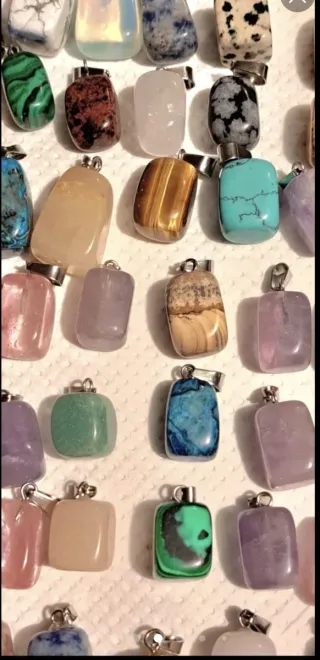 100 pendenti pietre dure miste