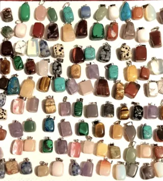 100 pendenti pietre dure miste