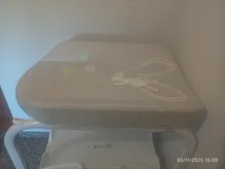 Cambiador de bebé con ruedas