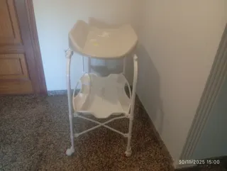 Cambiador de bebé con ruedas