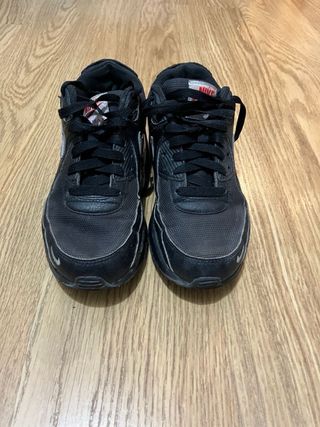 Zapatillas Nike Air Max Negras y Plateadas