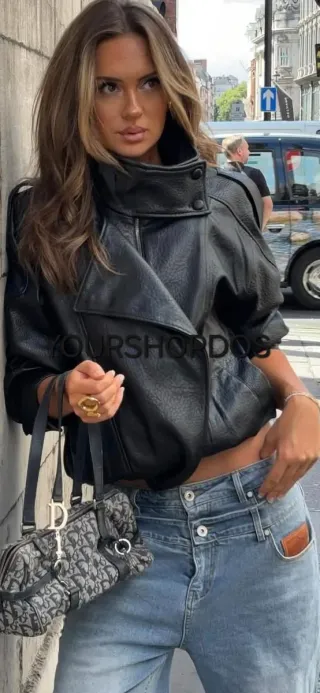 Cazadora efecto piel doble faz Talla L ZARA