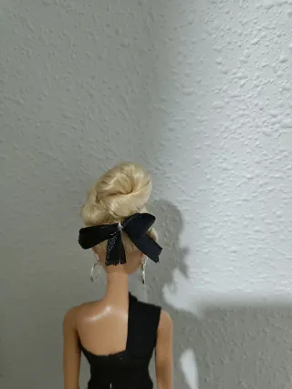 Barbie con retoques estéticos
