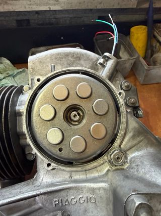 Motor Vespa 9DN 200 encendido Ducati