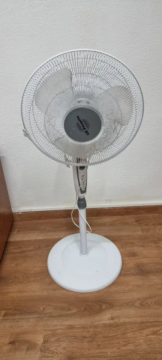 Ventilador de pie Orbegozo blanco