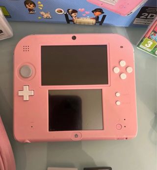 Nintendo 2DS Rosa con Tomodachi Life e Animal Crossing