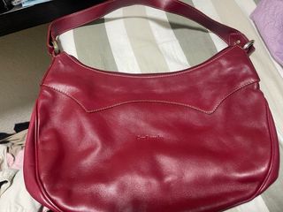 variedades de bolsos de distintas marcas