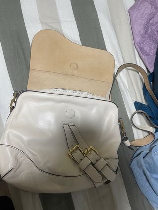 variedades de bolsos de distintas marcas