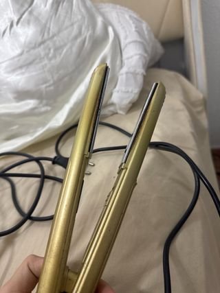 Plancha de pelo dorada