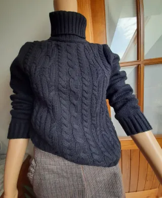 Jersey punto trenzado de lana y cuello alto