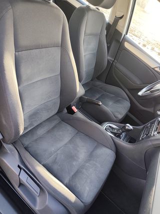 Volkswagen Golf - 1.6 TDI 105 CV - DPF DSG7 Sport