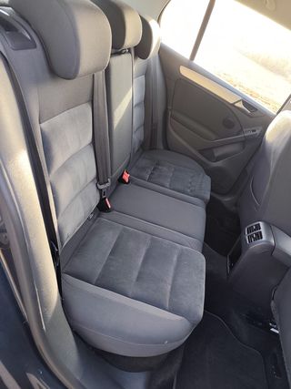 Volkswagen Golf - 1.6 TDI 105 CV - DPF DSG7 Sport