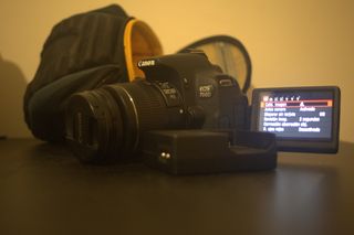 Canon EOS 700D + objetivo 18-55 IS II