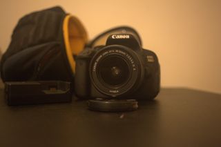 Canon EOS 700D + objetivo 18-55 IS II
