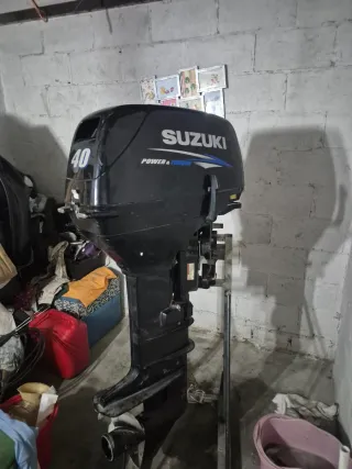 Fueraborda Suzuki 40 2t en muí buena estado mejor