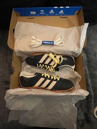 Adidas Tokio Zapatillas Deportivas Negras y Beige