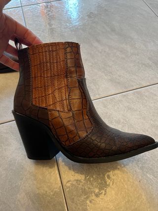 stivaletti effetto pelle di coccodrillo