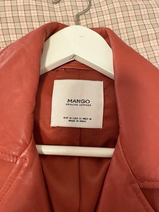 Cazadora de piel roja