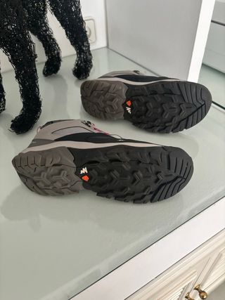 Botas montaña niña Quechua Talla 38