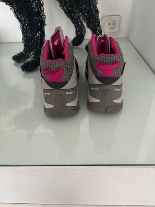 Botas montaña niña Quechua Talla 38