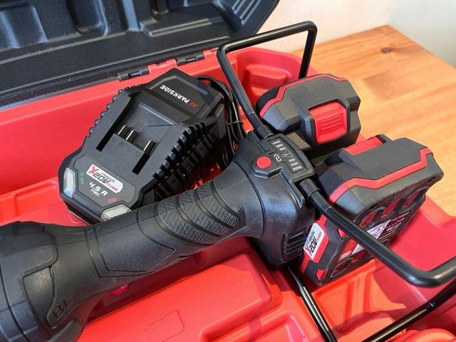 Lixadeira angular recarregável 40V