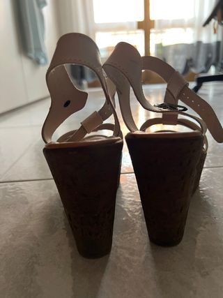 sandali a zeppa bianchi