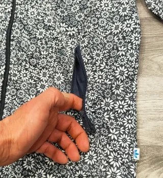 Giacca Adidas floreale nera e bianca