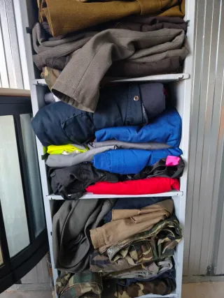 Lote Ropa Atrezo muchas Prendas