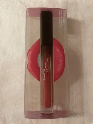 Huda Beauty Demi Matte Lipstick