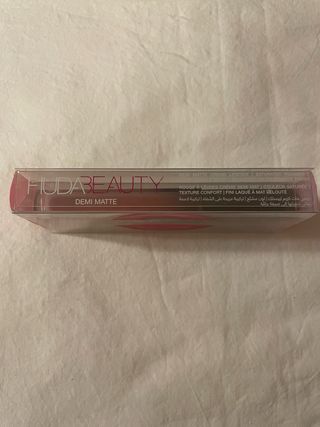 Huda Beauty Demi Matte Lipstick