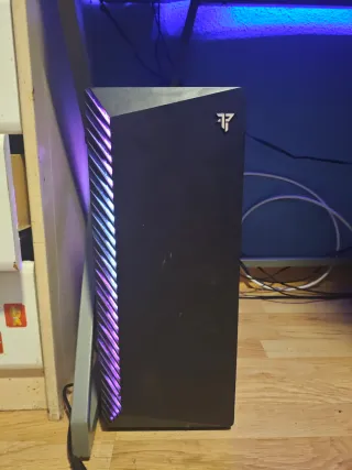 Ordenador Gaming Negro con Luces LED