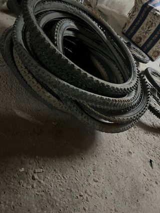 Cubiertas y Ruedas de Bicicleta