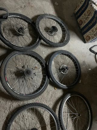 Cubiertas y Ruedas de Bicicleta