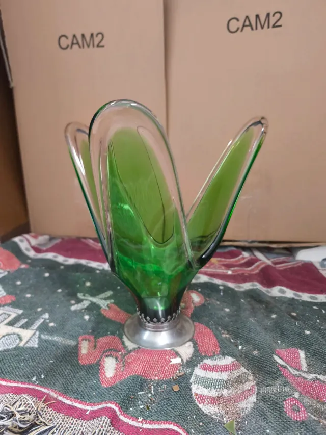 Vaso vintage verde in cristallo