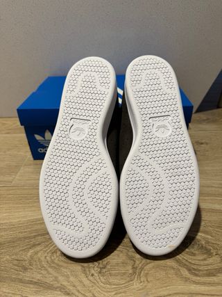 Zapatilla Adidas Stan Smith Talla fr;44 2/3 Nuevas