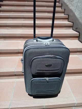 Maleta mediana con código de seguridad