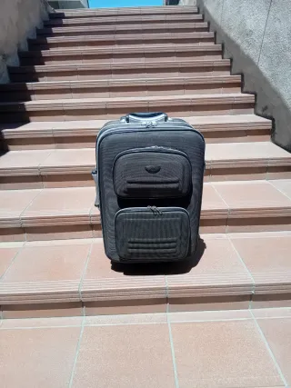 Maleta mediana con código de seguridad