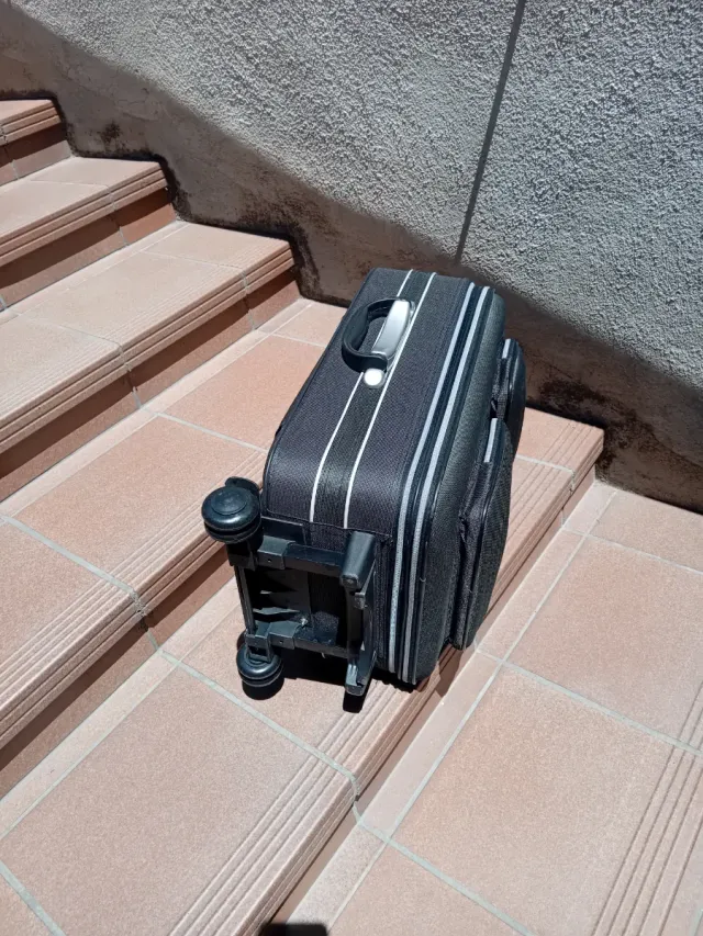 Maleta mediana con código de seguridad