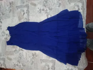Vestido azul Zara con volantes