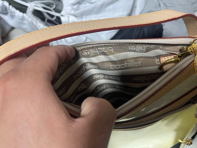 Bolso Beige y Blanco con Monedero