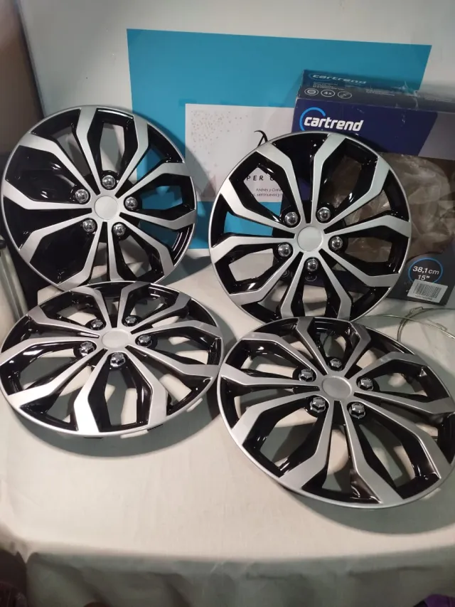 Tapacubos x4 Daytona Negro/Plata 15 pulgadas