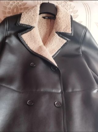 Abrigo doble faz Zara negro y beige TALLA GRANDE