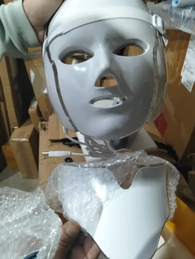 Careta Facial LED Blanca