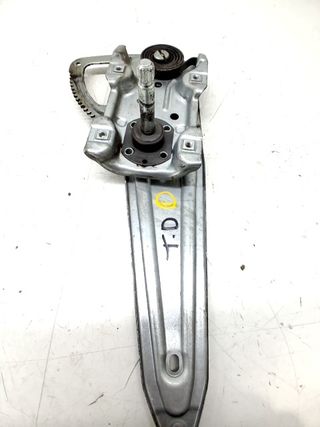 ELEVALUNAS TRASERO DERECHO TOYOTA AURIS (4)