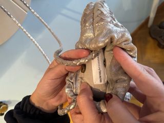 Bolso de fiesta tejido dorado