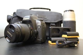 Canon EOS 5D Mark II + 2 objetivos