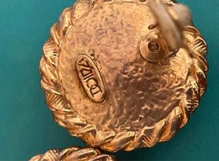 Pendientes clip perla Doira dorados