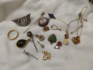 Lotto di bijoux e oggetti antichi