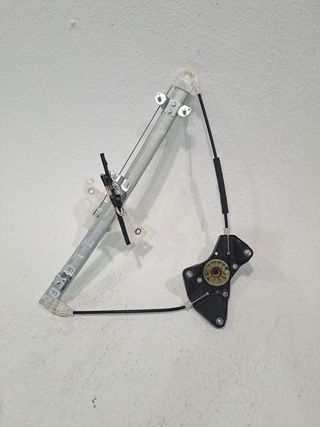 ELEVALUNAS TRASERO IZQUIERDO TOYOTA YARIS (2)